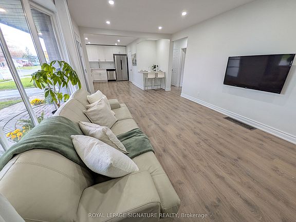5th image of 520 Burnham St
