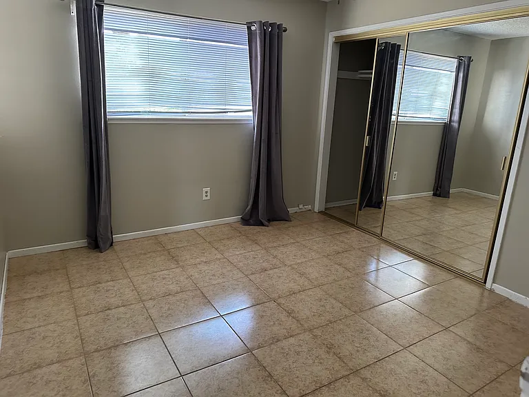 370 W Campus View Dr — Photo 14