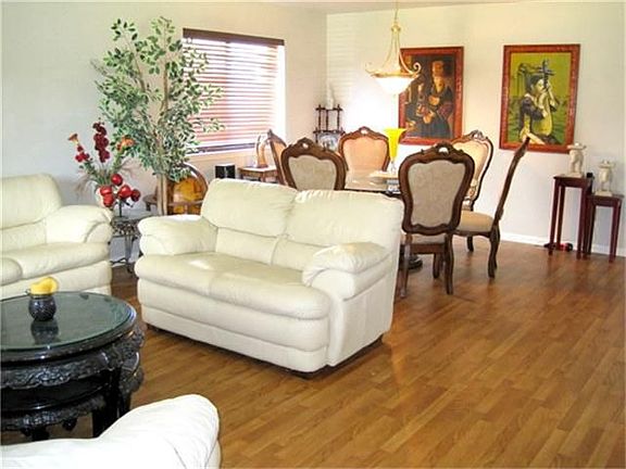 4th image of 23130 N Waterlake Dr