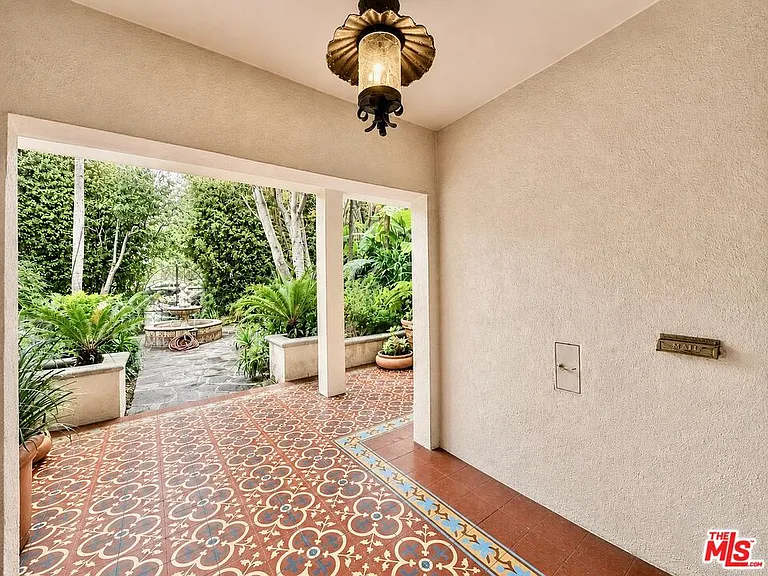 8472 1/2 Fountain Ave — Photo 26