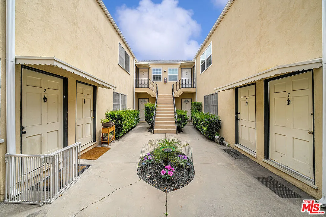 Studio, 400 sqft, $1,850 — Photo 2