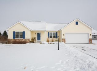 W1195 Deer Creek Cir, Watertown, WI 53036