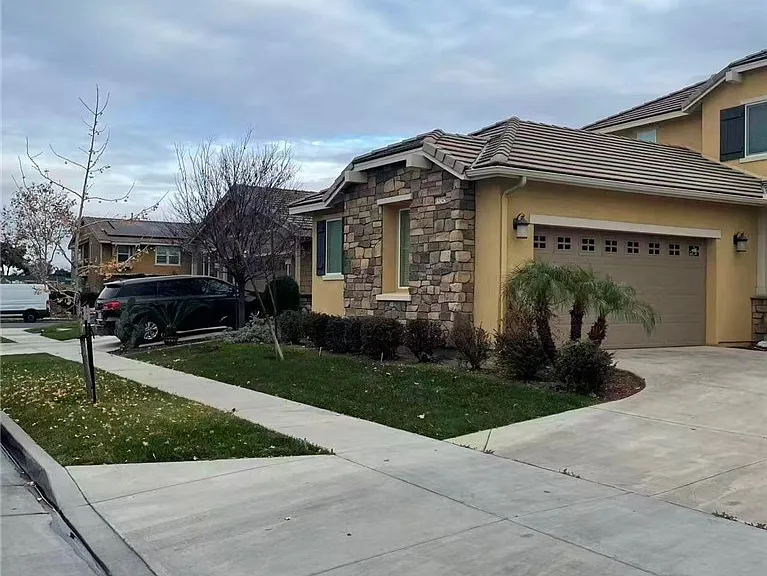 13245 Winslow Dr — Photo 2