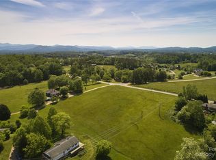 99999 Rocking Chair Ln, Leicester, NC 28748