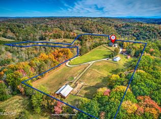 445 & 443 Leighton Ln, Jacksboro, TN 37757