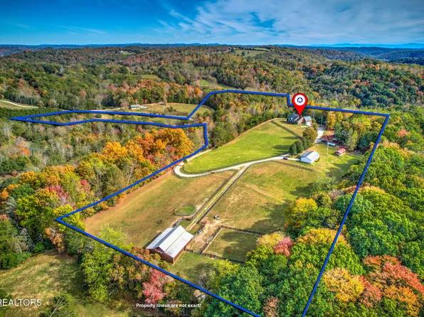 445 & 443 Leighton Ln, Jacksboro, TN 37757