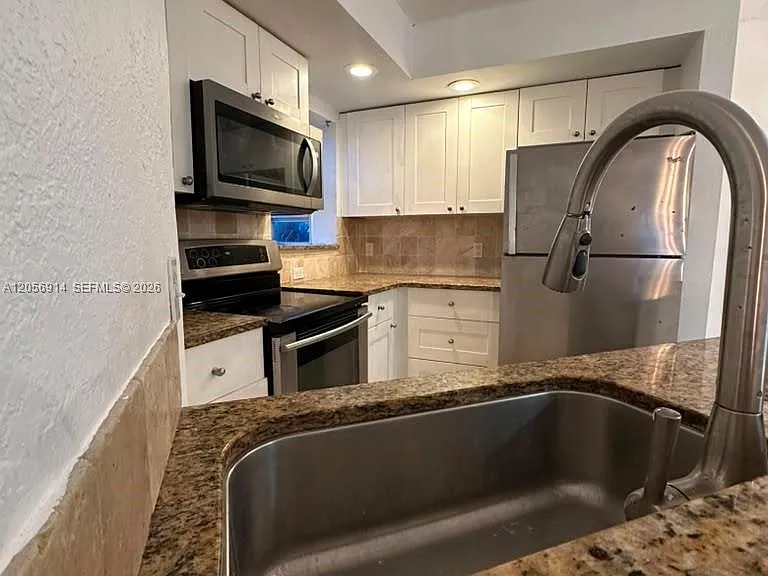 3330 Pinewalk Dr N #1611 — Photo 2