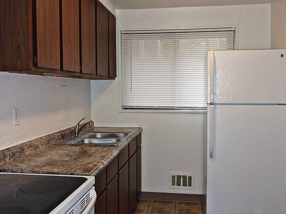 5th image of 249 Willowhaven Dr