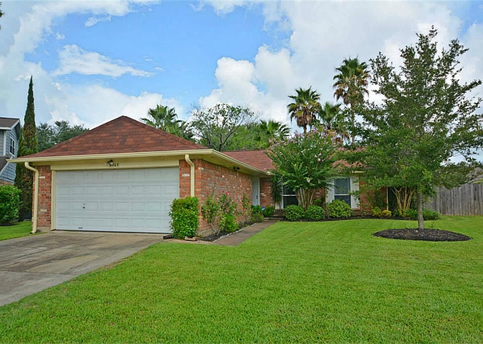 1st image of 3746 Royal Manor Dr