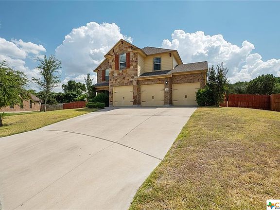 2nd image of 3900 Stone Creek Dr