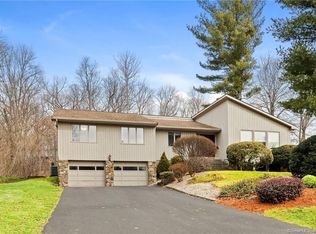 35 Mohegan Trl, South Windsor, CT 06074