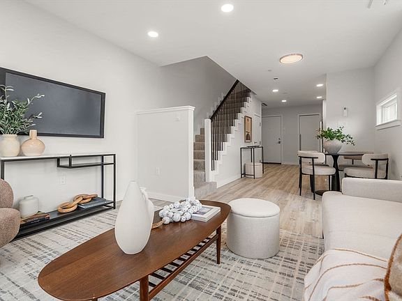 5th image of 602 Canterbury St #14