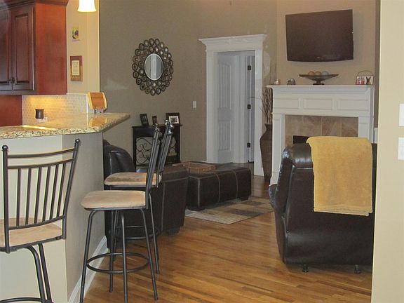 3rd image of 1134 Remuda Cir