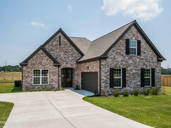 106 Ethelyn Smith Dr, Senatobia, MS 38668
