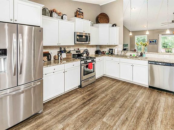 5th image of 20255 Ambleside Dr