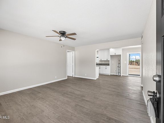 5th image of 15992 Lawrence Dr