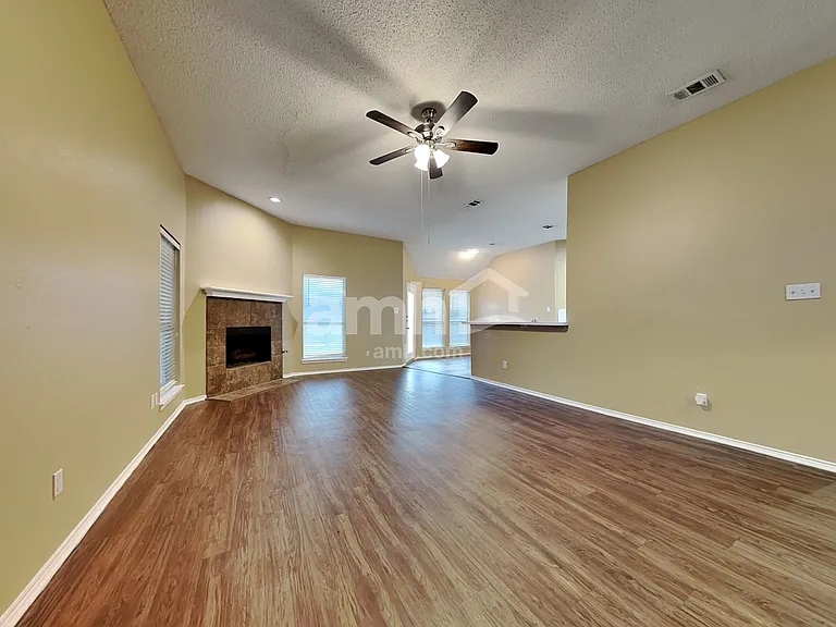 260 Beech Dr — Photo 6