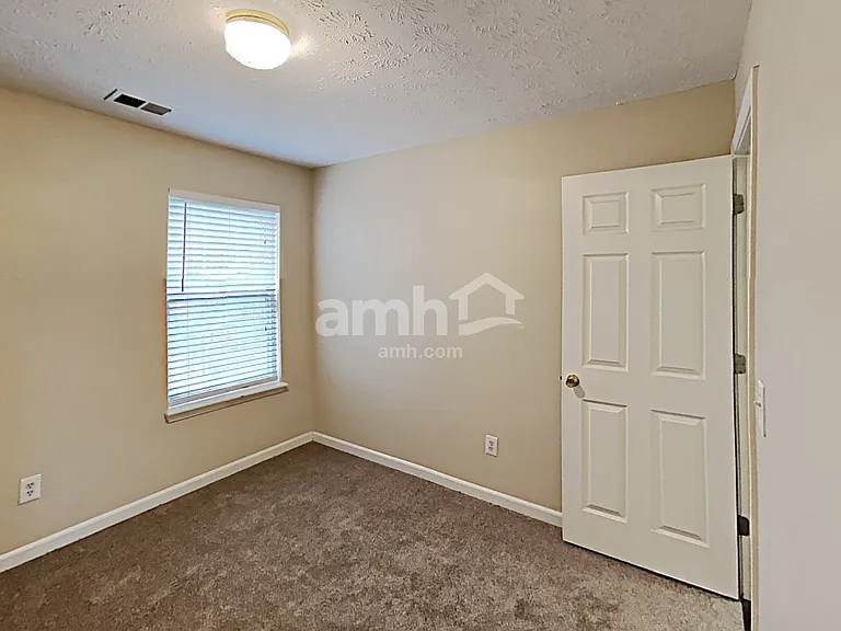 4865 Lake Park Ln — Photo 16
