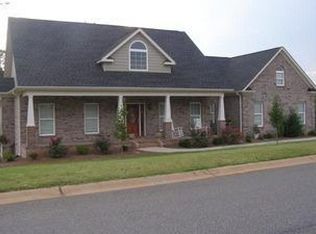 205 Nanie Myree Ln, Wellford, SC 29385