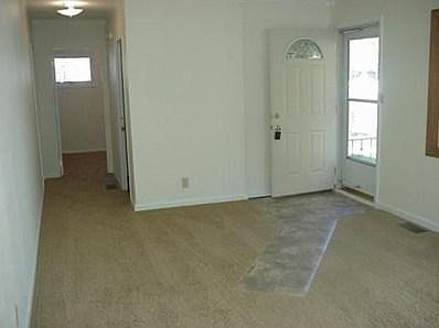 5th image of 832 Carole St