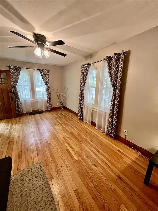 2 bed, 875 sqft, $2,500 — Photo 2