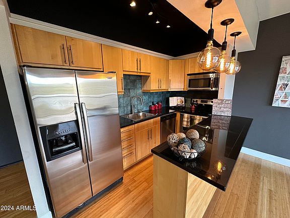 4th image of 4750 N CENTRAL Avenue #D3