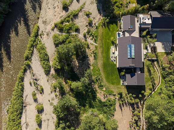 5th image of 490 Wood River Dr