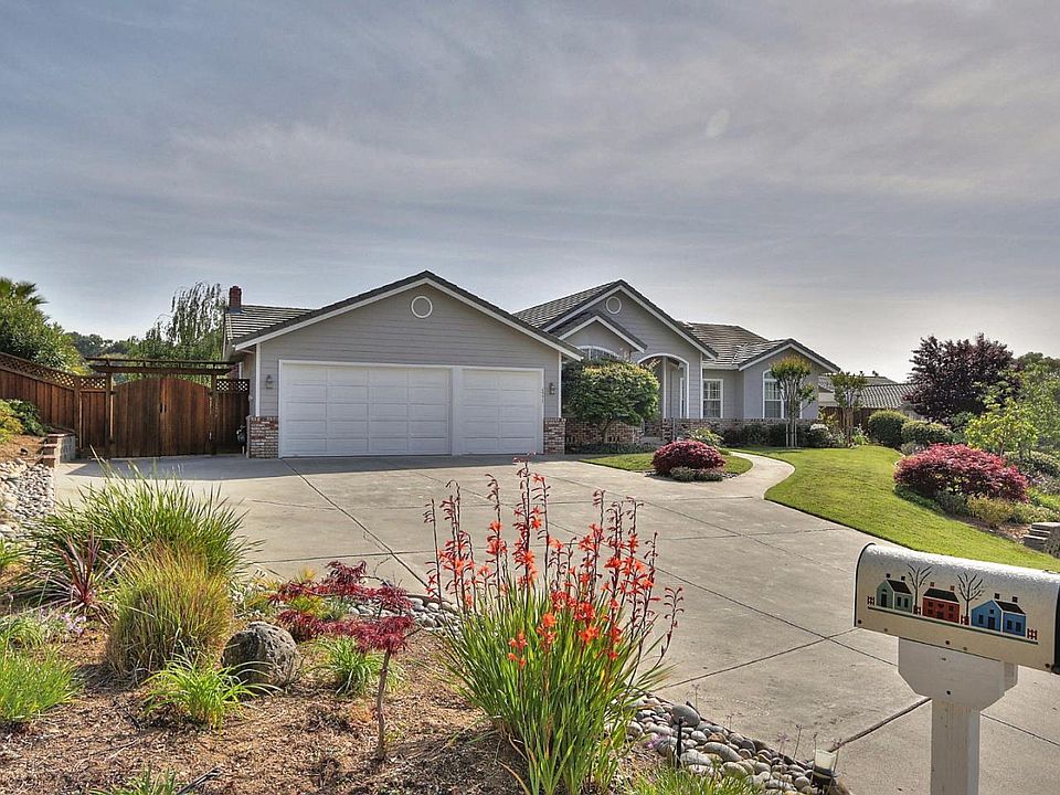 1st image of 3773 Meadowlands Ln