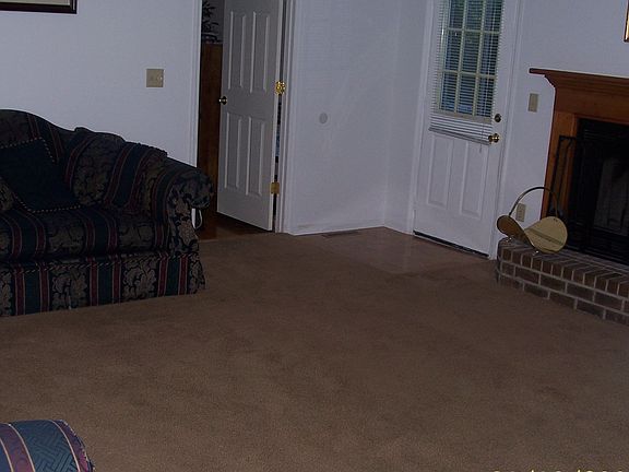 family room wit fire place