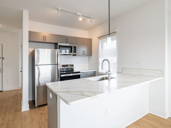 1 E Main St #404