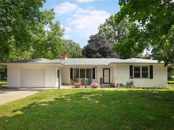 503 SW Maple Ln, Oak Grove, MO 64075