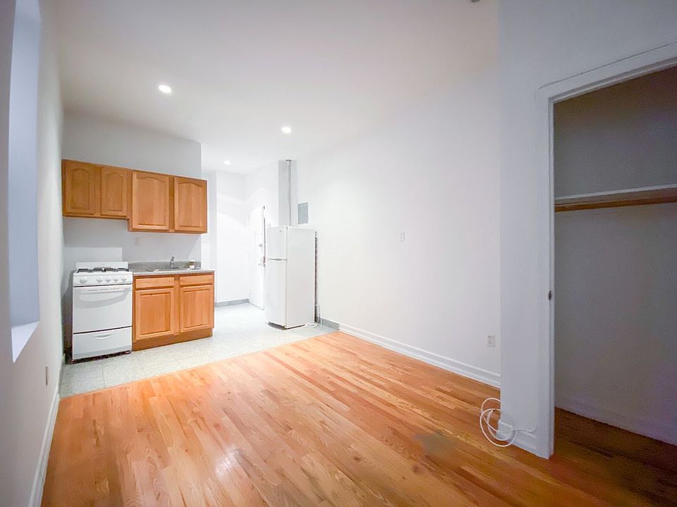 1st image of 185 Mulberry St APT 2