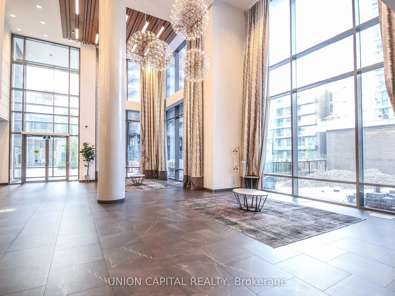 Park Club Condos — Photo 3
