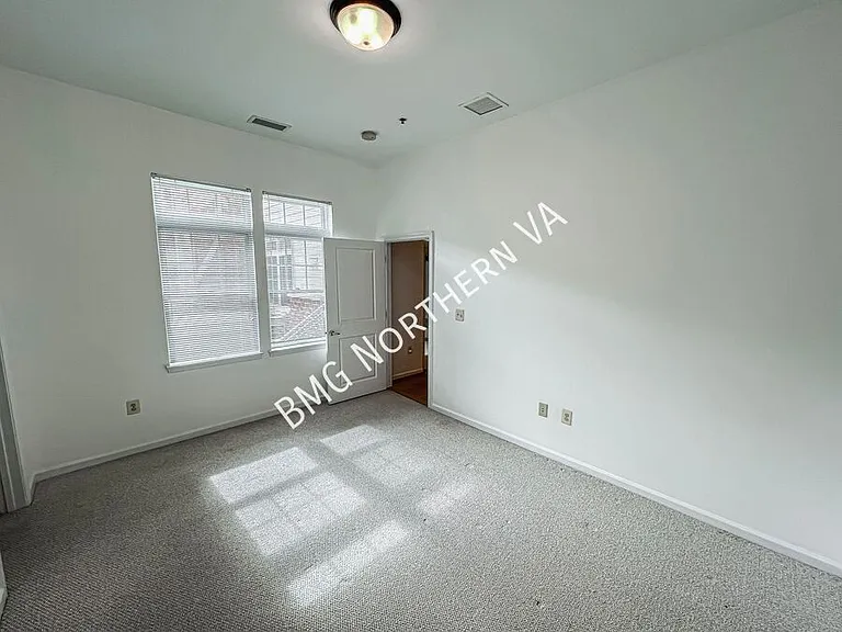 309 Holland Ln #105 — Photo 21