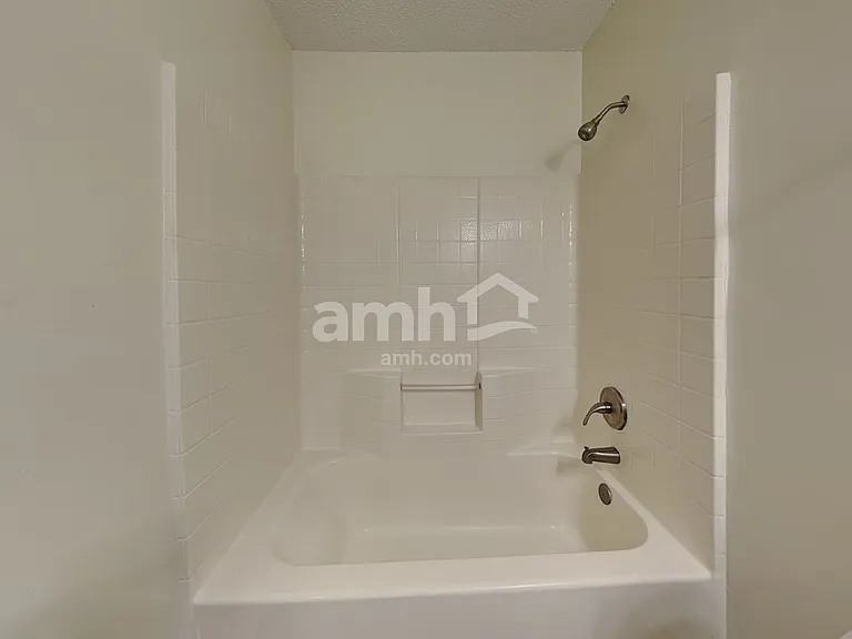 4705 Silverdene St — Photo 16