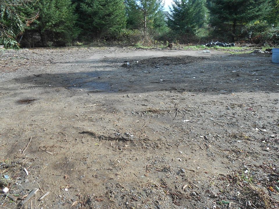 2nd image of 2593 Griffiths Ln SE