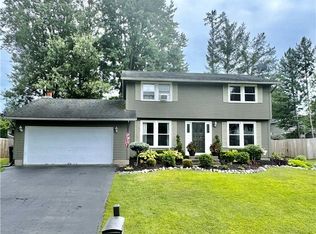 4033 Pawnee Dr, Liverpool, NY 13090