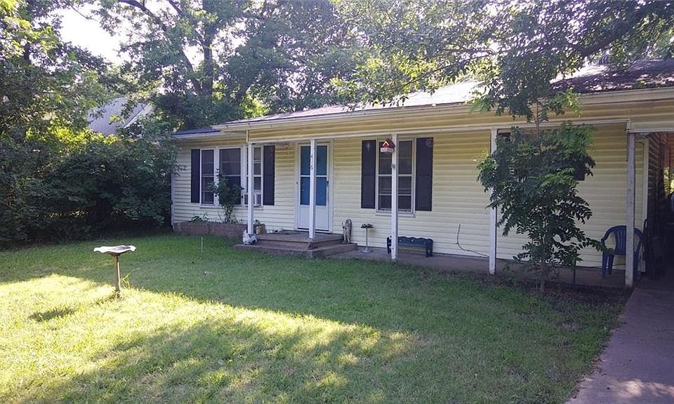 1st image of 416 S Pecan St