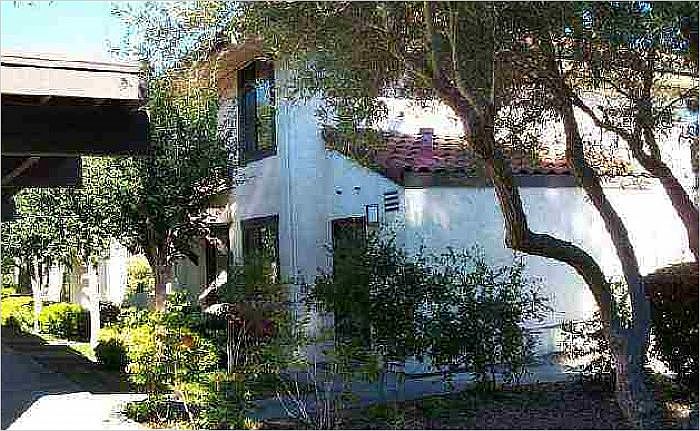 1st image of 411 Del Valle Cir