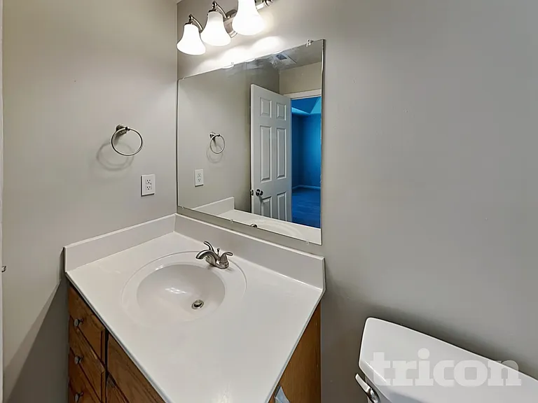 4904 Valley Trail Ct — Photo 8