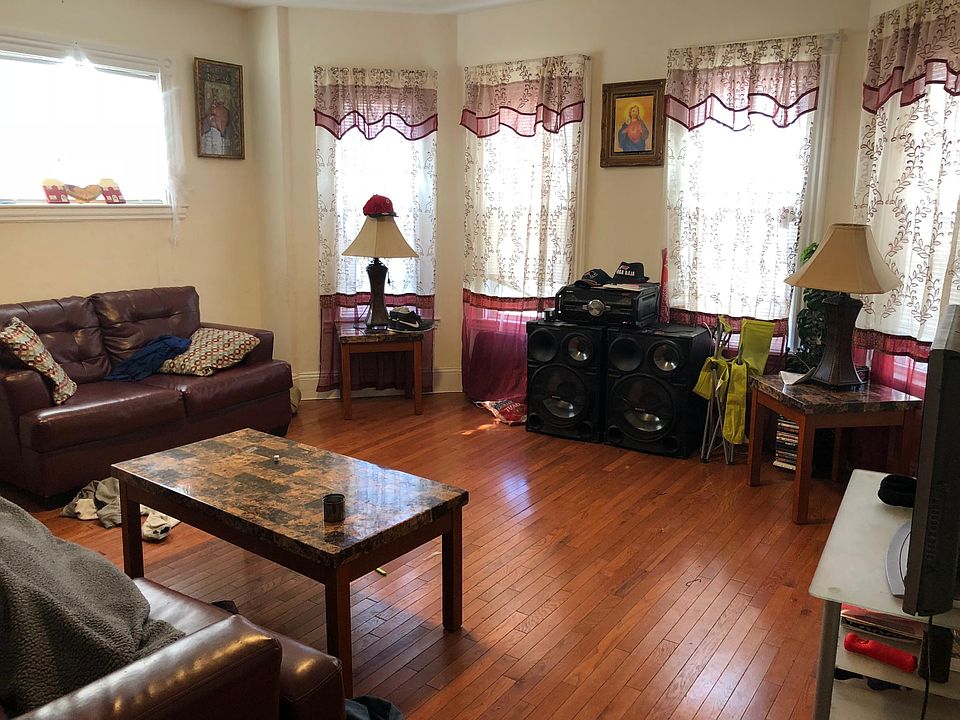 2nd image of 66 Clarkson St APT 1L