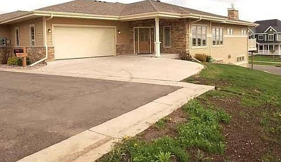 1st image of 1551 Fountain Grass Ct