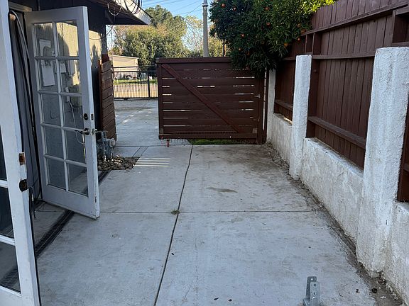 5th image of 33041 Case St #2