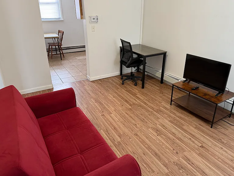 638 Charles St #1 — Photo 2