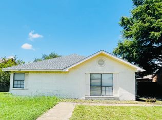 650 W Warrior Trl, Grand Prairie, TX 75052