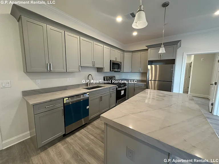 605 Broadway #201 — Photo 3