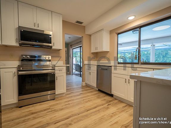 4th image of 1774 Whiskey Creek Dr