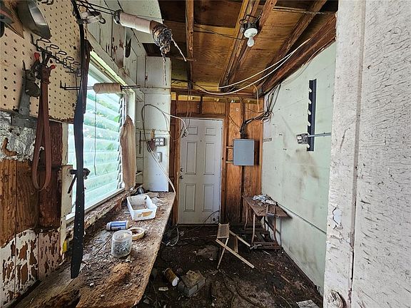 4th image of 3537 39TH STREET N