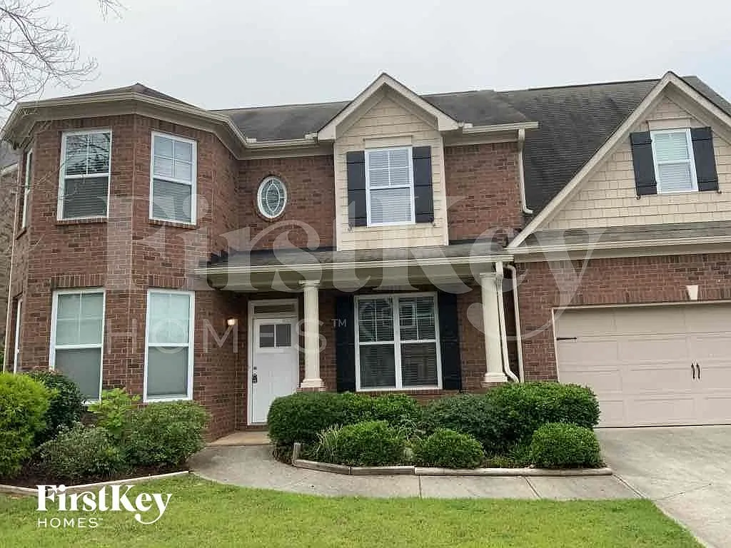 4 bed, 2.5 bath, 2463 sqft, $2,480 — Photo 1