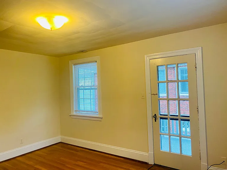 4208 Fitzhugh Avenue — Photo 9